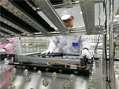 產(chǎn)業(yè)“川”透力·非常5+1①丨四川首個萬億級產(chǎn)業(yè)即將誕生，它是如何煉成的？——聚焦電子產(chǎn)品及元器件研發(fā)